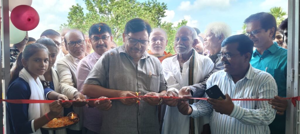उत्क्रमित उच्च माध्यमिक विद्यालय बसौना भूसवरी के नवनिर्मित विद्यालय भवन का विभूतिपुर विधायक ने किया उद्घाटन 1 IMG 20250904 WA0257