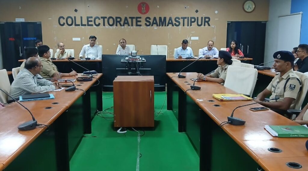 सहायक प्रशाखा पदाधिकारी परीक्षा को लेकर कलेक्ट्रेट में बैठक, जिले के 15 केंद्रों पर आयोजित होगी परीक्षा 1 IMG 20250908 WA0059