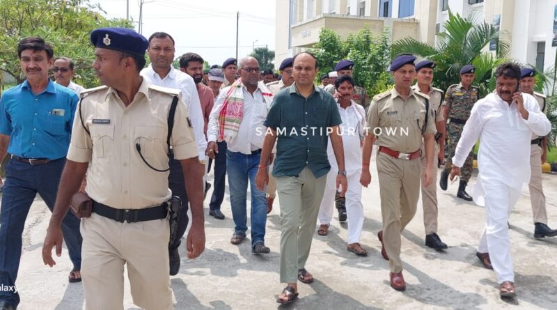 समस्तीपुर में गृह मंत्री अमित शाह के संभावित कार्यक्रम को लेकर MLC, DM व SP ने इंजीनियरिंग कॉलेज का किया निरीक्षण 1 IMG 20250921 WA0105