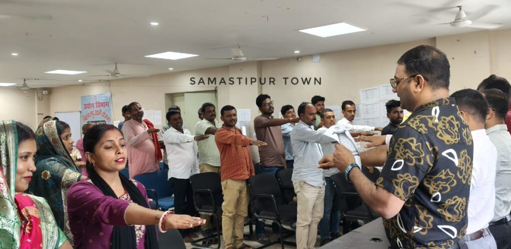 समस्तीपुर जिला उद्योग केंद्र में उद्यमियों ने ली शपथ, मतदान जागरूकता का दिया संदेश 1 IMG 20250926 WA0009