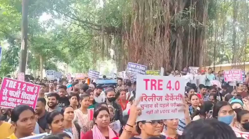 पटना में BPSC TRE 4 पर बवाल, 15 सितंबर से पहले 1.20 लाख पदों पर भर्ती का नोटिफिकेशन जारी करने की मांग 1 Videoshot 20250909 145835
