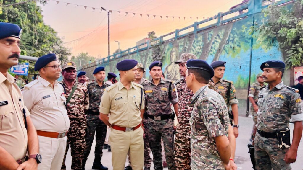 समस्तीपुर में चुनाव के मद्देनजर सुरक्षा व स्वास्थ्य सेवाएं रहेंगी अलर्ट मोड पर, सभी कर्मियों की छुट्टियां रद्द 1 20251009 204538