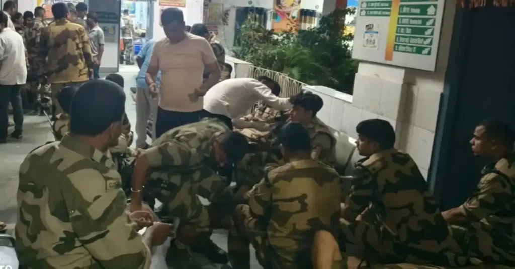 बिहार: चुनाव ड्यूटी जा रहे CISF जवानों से भरी बस-ट्रक में टक्कर, 35 जवान घायल; 28 पटना रेफर 1 20251015 075252