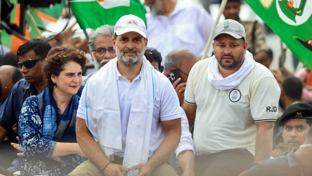 घोषणापत्र में तेजस्वी छाए, राहुल कोने में सिमटे, प्रियंका भी गायब; बिहार में फीका गांधी फैक्टर? 1 26 08 2025 tejashwi rahul 24025971 201924645
