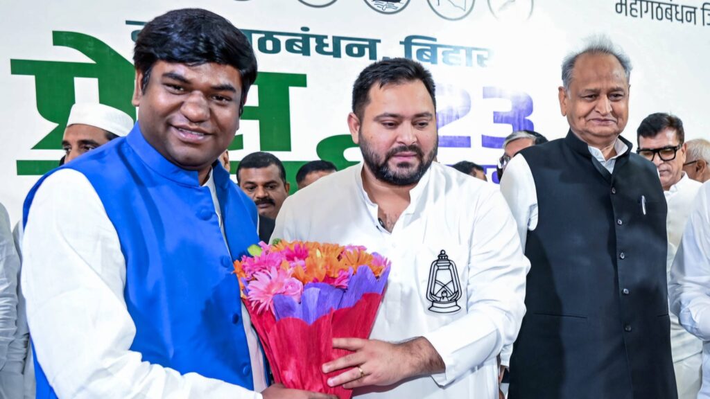 नाटकीय अंदाज में मुकेश सहनी कैसे बने डिप्टी CM फेस; होटल के अंदर क्या-क्या हुआ? इनसाइड स्टोरी 1 ANI 20251023109 0 1761219592442 1761219627407 1