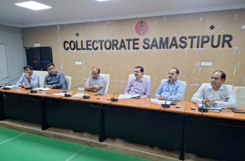 निर्वाचन तैयारी में तेजी लाने का निर्देश, फॉर्म-18 व 19 की रिपोर्ट शीघ्र भेजने का आदेश 1 IMG 20251014 WA0005