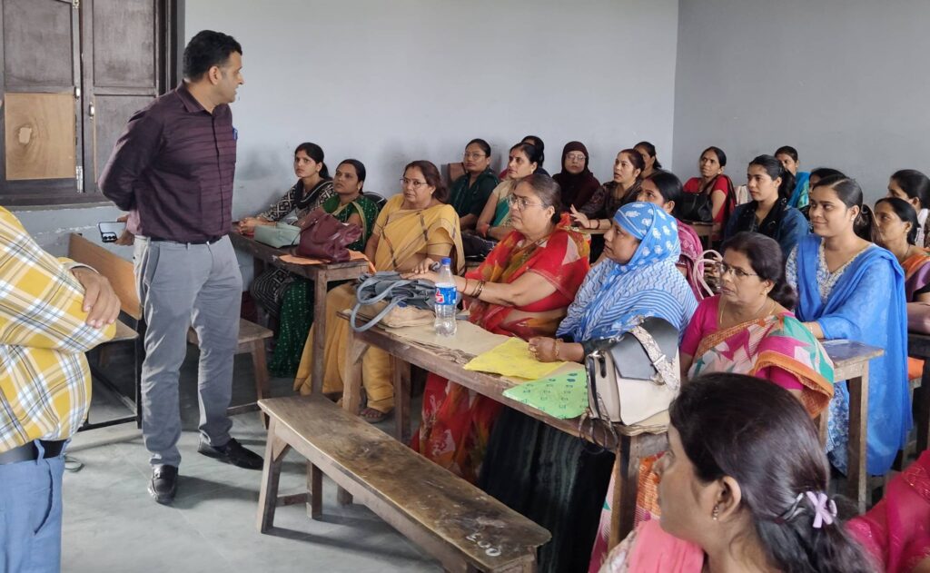 समस्तीपुर: स्वतंत्र, निष्पक्ष व पारदर्शी निर्वाचन को लेकर मतदान पदाधिकारियों को दिया गया प्रशिक्षण 1 IMG 20251019 WA0005
