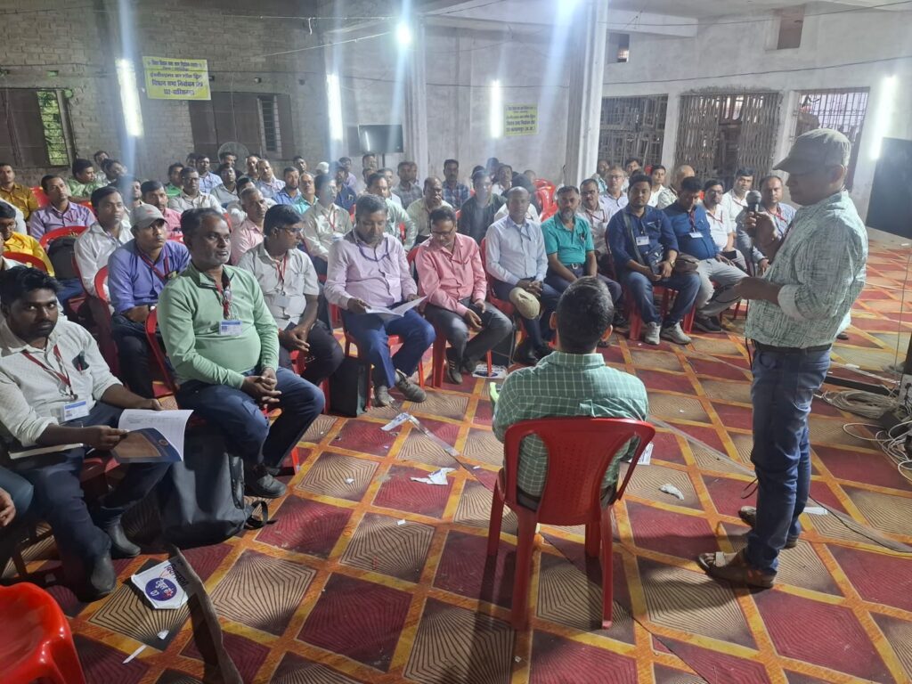 समस्तीपुर में मतगणना कर्मियों का सघन प्रशिक्षण सम्पन्न; EVM, VVPAT और डाक मतपत्र गणना की बारीकियों पर दी गई जानकारी 1 IMG 20251022 WA0115