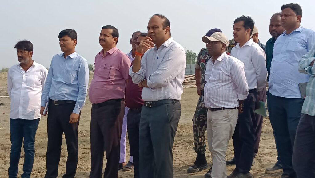 छठ घाटों की तैयारियों का डीएम ने लिया जायजा, आस्था और व्यवस्था दोनों पर रहेगा प्रशासन का फोकस 1 IMG 20251025 WA0110