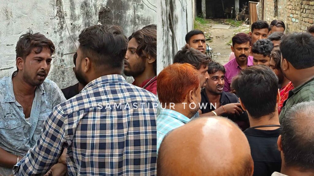 समस्तीपुर के मोहनपुर रोड में चेन स्नैचिंग करते रंगेहाथ दो बदमाशों को पकड़कर लोगों ने की जमकर पिटाई, किया पुलिस के हवाले 1 InCollage 20251023 211641807
