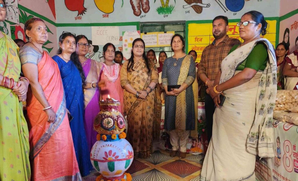 सरायरंजन में आंगनवाड़ी केंद्र पर चलाया गया जागरूकता अभियान, राज्य महिला आयोग की अध्यक्ष ने किया उद्घाटन 1 dbe45a66 1f05 4171 9562 40081e721640 1759760316904 1