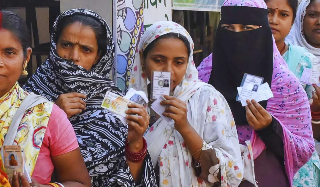 समस्तीपुर में वोटिंग प्रतिशत 70 पार होते ही सियासी हवा का रुख भांपने में लगे रहे आम और खास 1 FB IMG 1762443488318