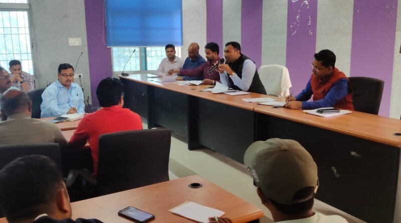 मतगणना की तैयारी को लेकर समस्तीपुर सदर SDO ने की समीक्षा बैठक, कर्मियों को दी गई जिम्मेदारियों के निर्वहन में पूर्ण निष्ठा बरतने की हिदायत 1 IMG 20251112 WA0058