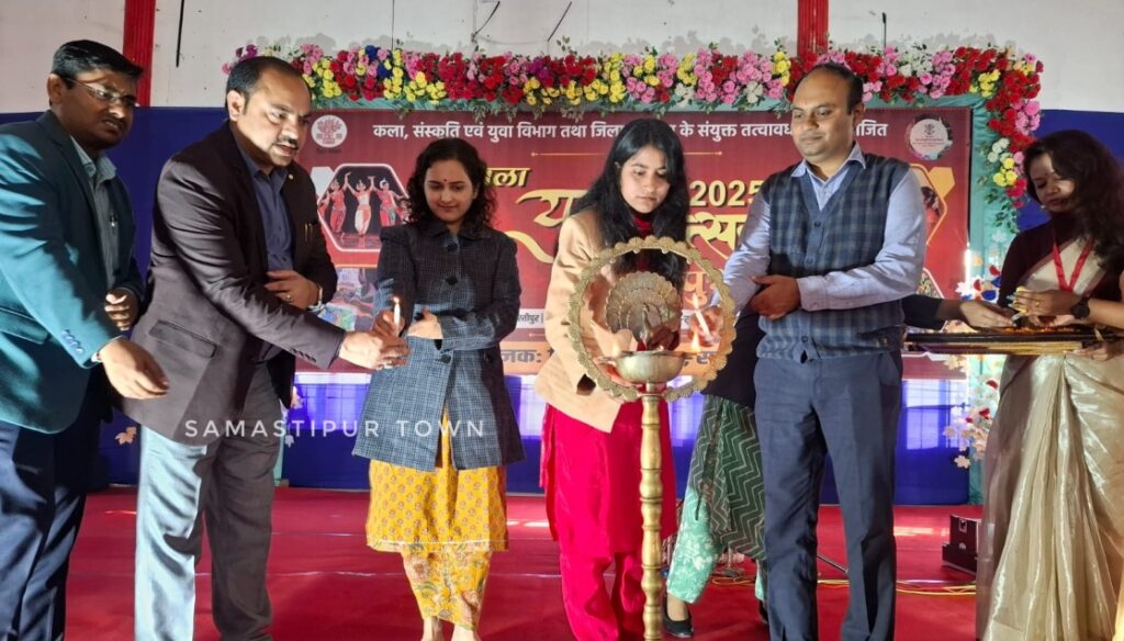 समस्तीपुर में युवा उत्सव-2025 का उद्घाटन; कला, संस्कृति और प्रतिभा का दिखा भव्य संगम 1 IMG 20251128 WA0092