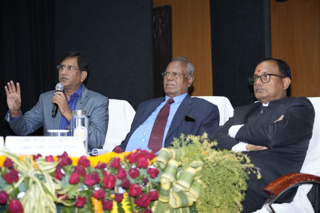 केंद्रीय कृषि विश्वविद्यालय पूसा में प्रसार शिक्षा परिषद बैठक की संपन्न, 16 केवीके ने प्रस्तुत की उपलब्धियां और भविष्य की योजनाएं 1 IMG 20251129 WA0137