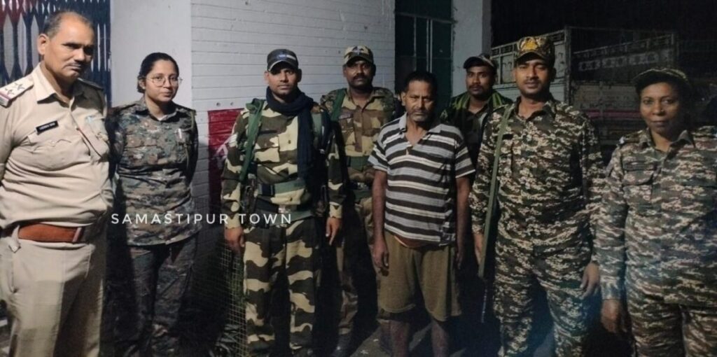 समस्तीपुर: हांसा गांव में 33 लीटर देसी चुलाई शराब के साथ एक कारोबारी गिरफ्तार, अभियान में CRPF की टीम भी हुई शामिल 1 file 2025 11 01T14 05 55 1200x598 1