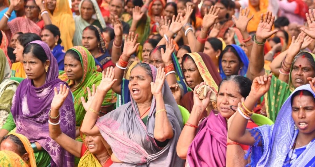 जीविका दीदियों की फिर होगी चांदी, 60 हजार आय वाली महिलाओं का सर्वे कराएगी नीतीश सरकार 1 FB IMG 1763144121943