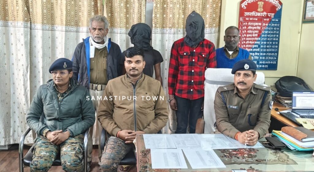 मुफस्सिल थाना क्षेत्र के सिलौत गांव में हुए गोलीकांड मामले में तीन नामजद धराया, अन्य की गिरफ्तारी के लिये छापेमारी जारी 1 IMG 20251209 WA0077