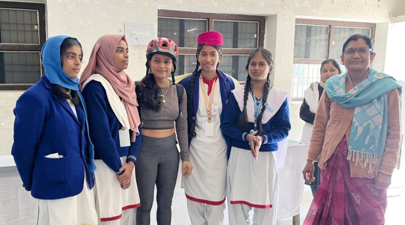 होली मिशन स्कूल समस्तीपुर में पर्वतारोही समीरा का किया गया स्वागत 1 IMG 20251214 WA0022