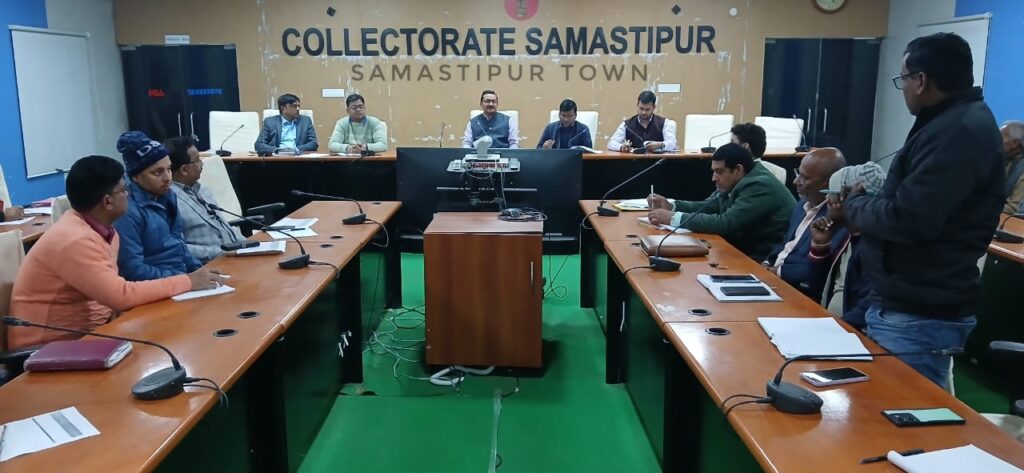 समस्तीपुर कलेक्ट्रेट में धान अधिप्राप्ति की समीक्षा बैठक आयोजित, त्वरित भुगतान सुनिश्चित करने के निर्देश 1 IMG 20251216 WA0156