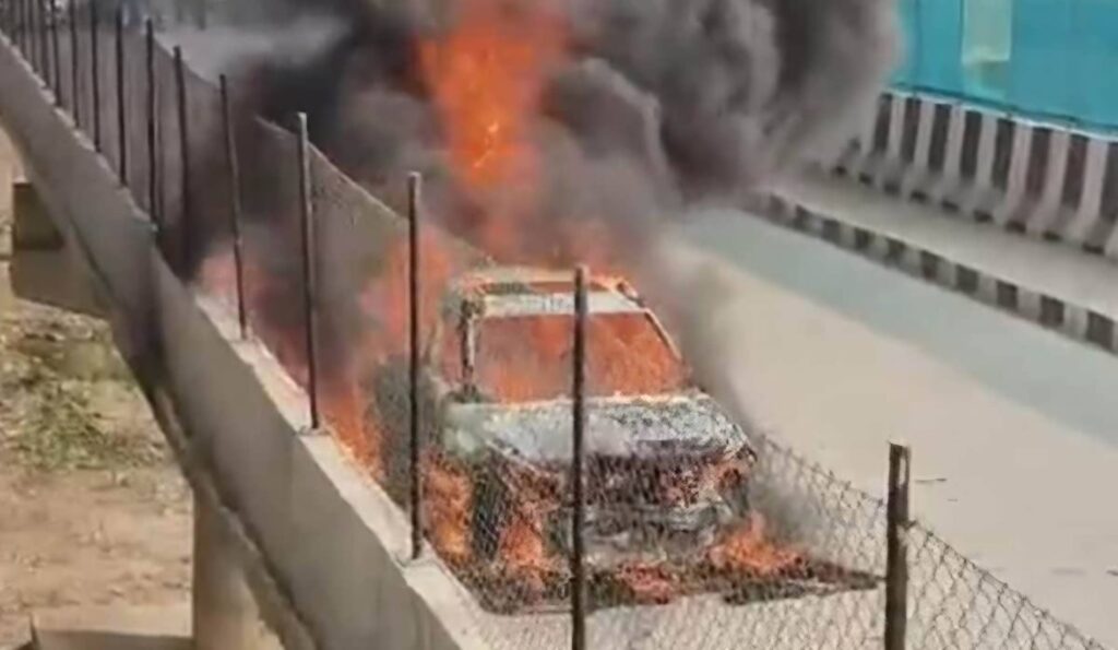 Patna PMCH Car fire 1764753748211 1764753755223