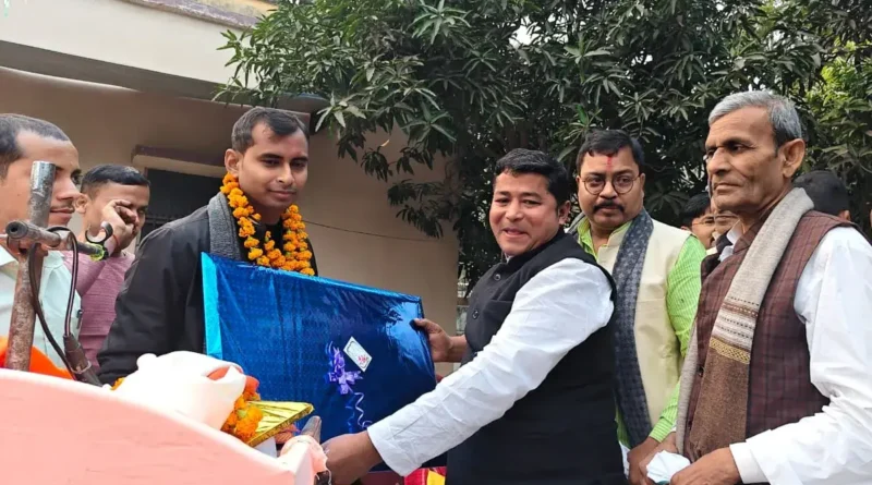 बिहार: 'दारोगा जी को माफिया से गिफ्ट लेना महंगा पड़ गया', SP ने गिराई गाज 1 SHO 1766238038964 1