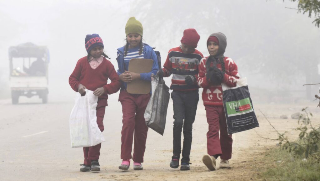 समस्तीपुर जिले में बढ़ते ठंड के प्रकोप को लेकर 27 दिसंबर तक 8वीं कक्षा तक के लिये स्कूल बंद 1 School Timing Change 1