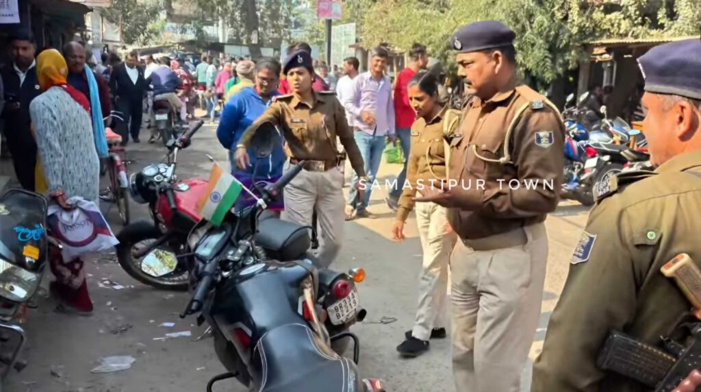 समस्तीपुर में लोक अदालत के मद्देनजर अव्यवस्थित बाइकों को कचहरी परिसर से हटवाया गया 1 Screenshot 20251213 190415 Facebook