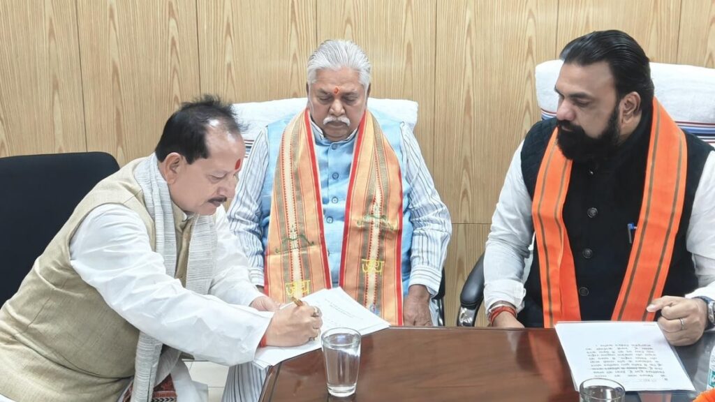 बिहार: विधानसभा स्पीकर पद के लिए प्रेम कुमार ने भरा नामांकन, निर्विरोध जीत लगभग तय 1 vidhansabha prem kumar