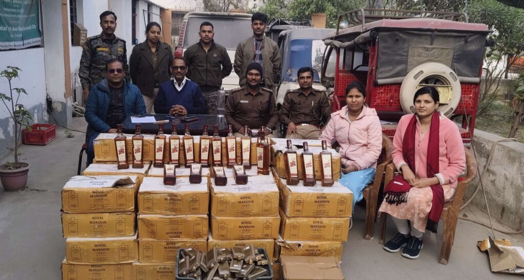 ताजपुर में समस्तीपुर उत्पाद विभाग की टीम ने इकरी के झाड़ी में छुपाकर रखे 502 लीटर विदेशी शराब किया जब्त 1 IMG 20260105 WA0070