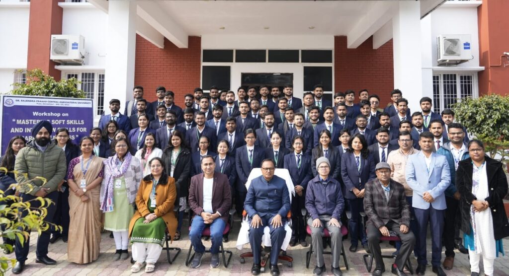 केंद्रीय कृषि विश्वविद्यालय पूसा में सॉफ्ट स्किल और इंटरव्यू स्किल के माध्यम से कैरियर के विकास विषय पर तीन दिनी कार्यशाला आयोजित 1 IMG 20260105 WA0092