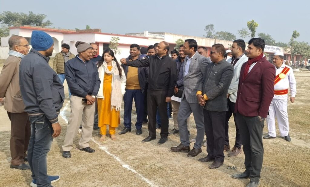 कर्पूरीग्राम में चल रहे विकास योजनाओं का DM ने किया निरीक्षण, बचे कार्यों को एक सप्ताह में पूरा करने का निर्देश 1 IMG 20260108 WA0166