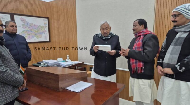 बिथान में करेह नदी तटबंध पर 7 मीटर चौड़ी सड़क बनाने की मांग को लेकर CM नीतीश से मिले हसनपुर विधायक 1 file 2026 01 04T13 24 13 1200x900 1