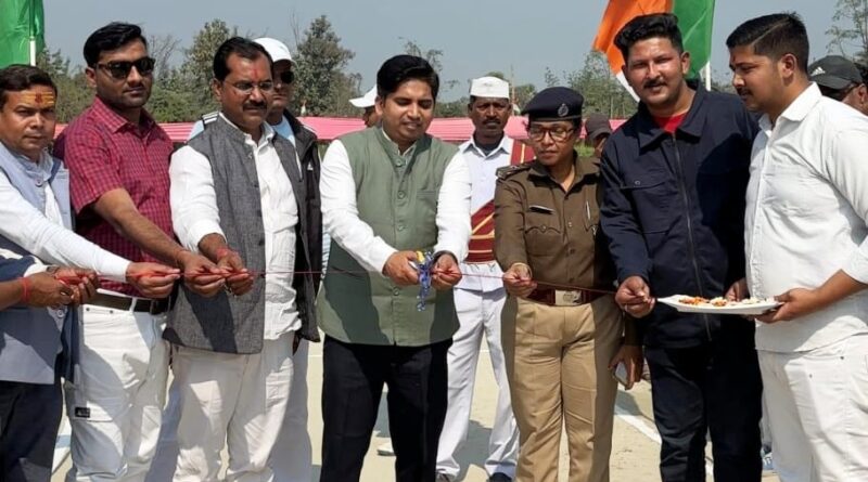 दलसिंहसराय में 'महंत सुरेश झा स्मृति क्रिकेट कप टूर्नामेंट' सीजन-11 का उद्घाटन, वैशाली ने पतैली को दो विकेट से हराया 1 IMG 20260217 WA0004