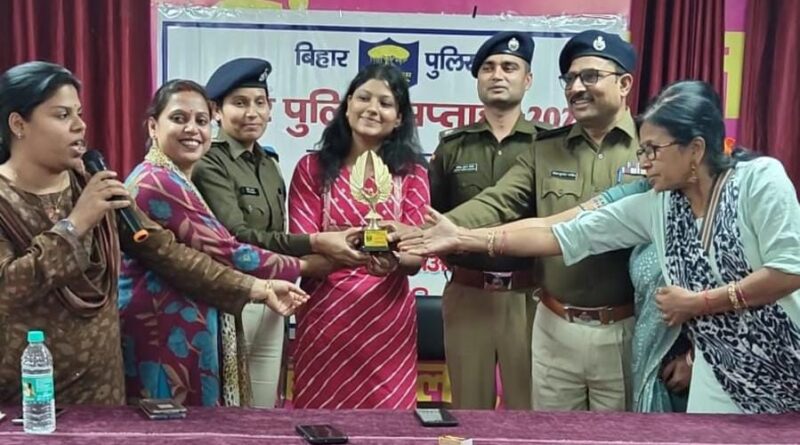 समस्तीपुर वीमेंस कॉलेज में निबंध व वाद-विवाद प्रतियोगिता में अनुष्का, आशी व उदिता ने मारी बाजी 1 IMG 20260227 WA0016