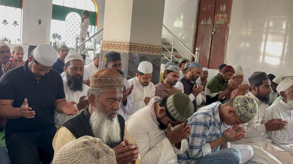 समस्तीपुर में रमजान के दूसरे जुमे की नमाज अकीदत के साथ अदा, अमन-चैन की मांगी गयी दुआ 1 IMG 20260227 WA0087