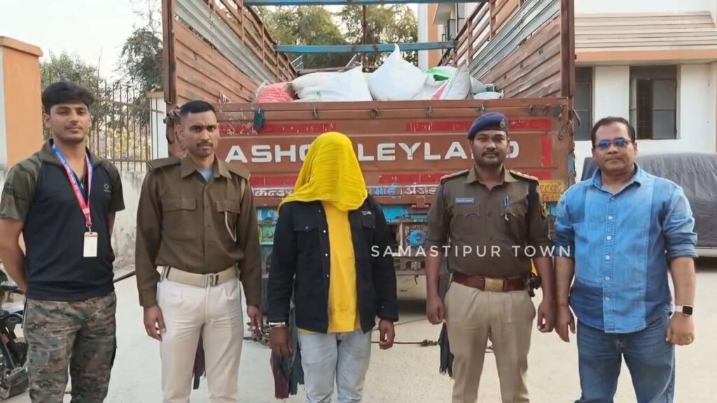 होली से पहले समस्तीपुर में नेशनल हाईवे किनारे खड़े ट्रक से 45 लाख की विदेशी शराब जब्त, चालक गिरफ्तार 1 VID 20260227 WA0023