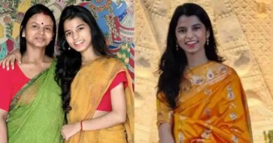 maithili thakur with her mother