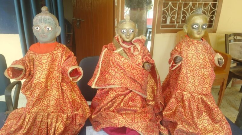 हसनपुर के देवधा से चोरी हुई अष्टधातु के तीन भगवान की मूर्ति बरामद, दो गिरफ्तार; अंतरराष्ट्रीय व अंतरराज्यीय लिंक की जांच शुरू 1 IMG 20260301 WA0053