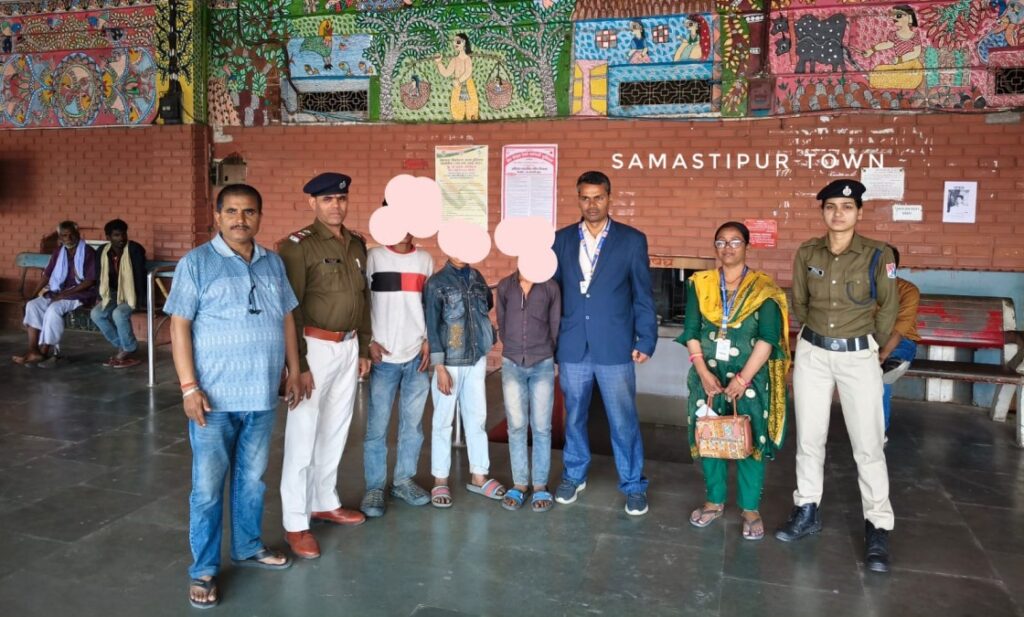 समस्तीपुर रेलवे स्टेशन पर ऑपरेशन ‘नन्हे फरिश्ते’ के तहत तीन नाबालिग बच्चों को RPF ने सुरक्षित बचाया 1 IMG 20260302 WA0081