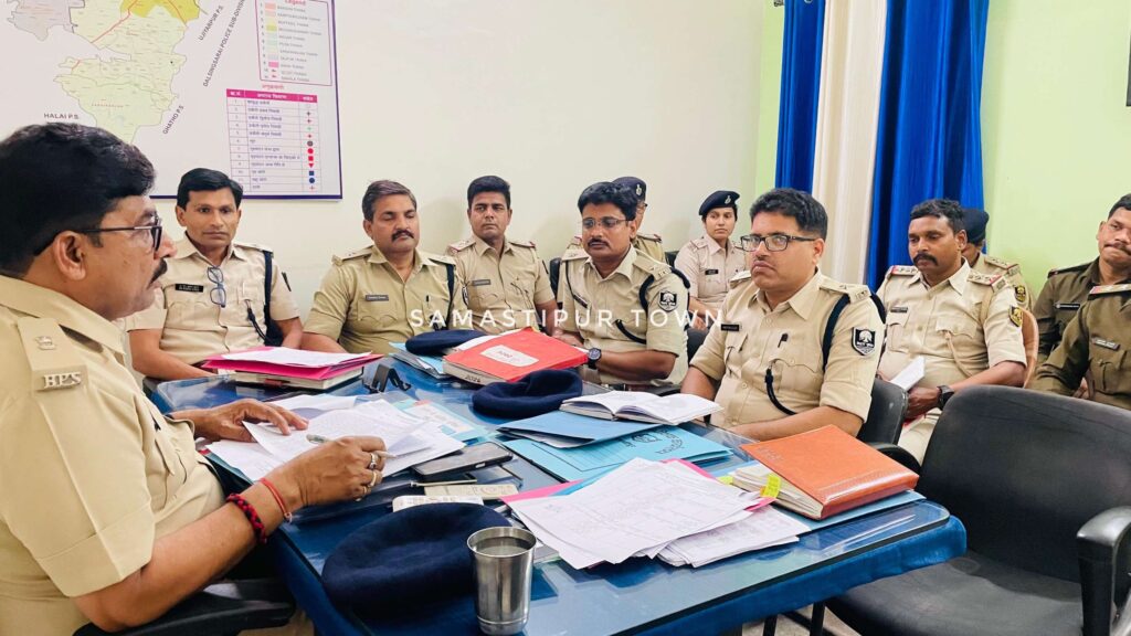 सदर SDPO-1 ने की मासिक अपराध गोष्ठी, थानाध्यक्षों को दिए कई आवश्यक निर्देश 1 IMG 20260306 WA0056