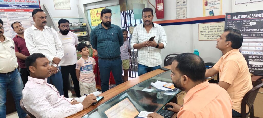 समस्तीपुर में होटलों की औचक जांच, घरेलू गैस के व्यावसायिक उपयोग पर प्रशासन सख्त 1 IMG 20260313 WA0087