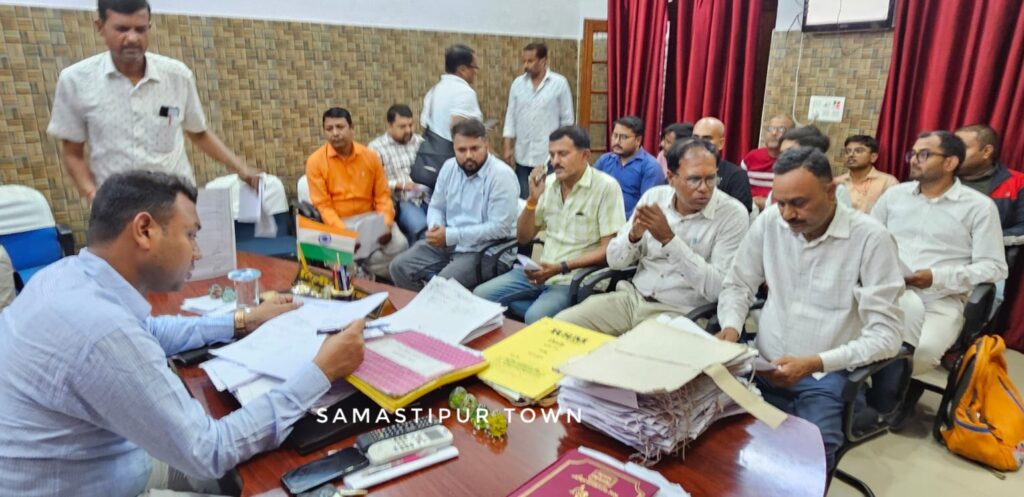 समस्तीपुर में नियमित गैस आपूर्ति को लेकर SDO की वितरकों संग बैठक, गैस वितरण व्यवस्था सुधारने को बनी निगरानी टीम 1 IMG 20260317 WA0112