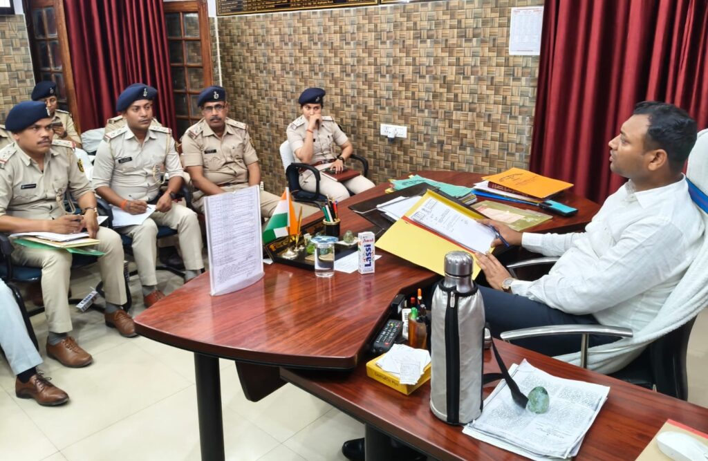 समस्तीपुर में चैती छठ और ईद-उल-फितर को लेकर प्रशासन अलर्ट, क्षेत्र में शांति व्यवस्था बनाए रखने के लिए SDO ने की समीक्षा बैठक 1 IMG 20260318 WA0070