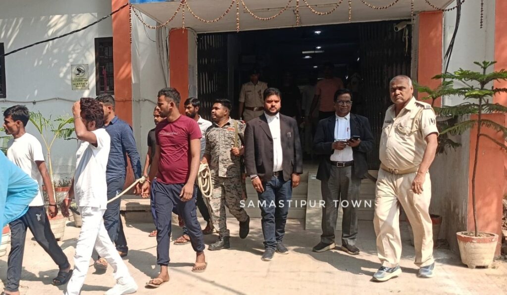 मोहनपुर के तत्कालीन थानाध्यक्ष ह'त्याकांड के दोषियों को दस-दस वर्ष की सश्रम कारावास की सजा 1 IMG 20260326 WA0036 1