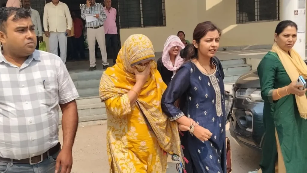 बिहार: घूसखोर महिला अफसर निगरानी की जाल में फंसी, नालंदा में BPRO को 12 हजार लेते रंगे हाथ धराई 1 WhatsApp Image 2026 03 20 at 143055 1773999336330 1773999336488 1 1