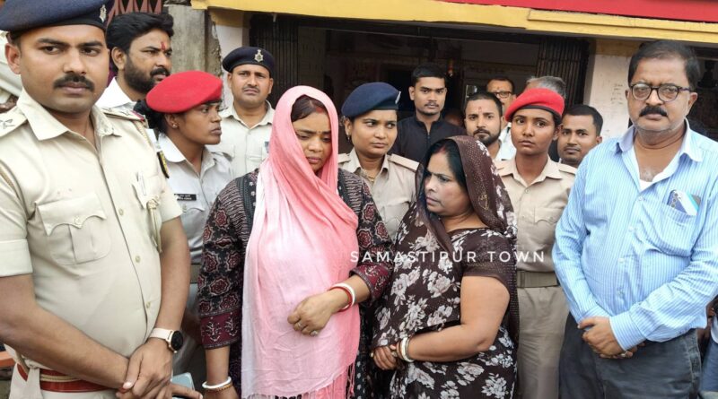 दुकानदार को चकमा देकर नकली आभूषण रखकर असली आभूषण चुराने वाली समस्तीपुर की दो महिलाएं गिरफ्तार 1 e7e41d34 0354 4947 b1cb dbe5473fb0ee 1774270007509 1