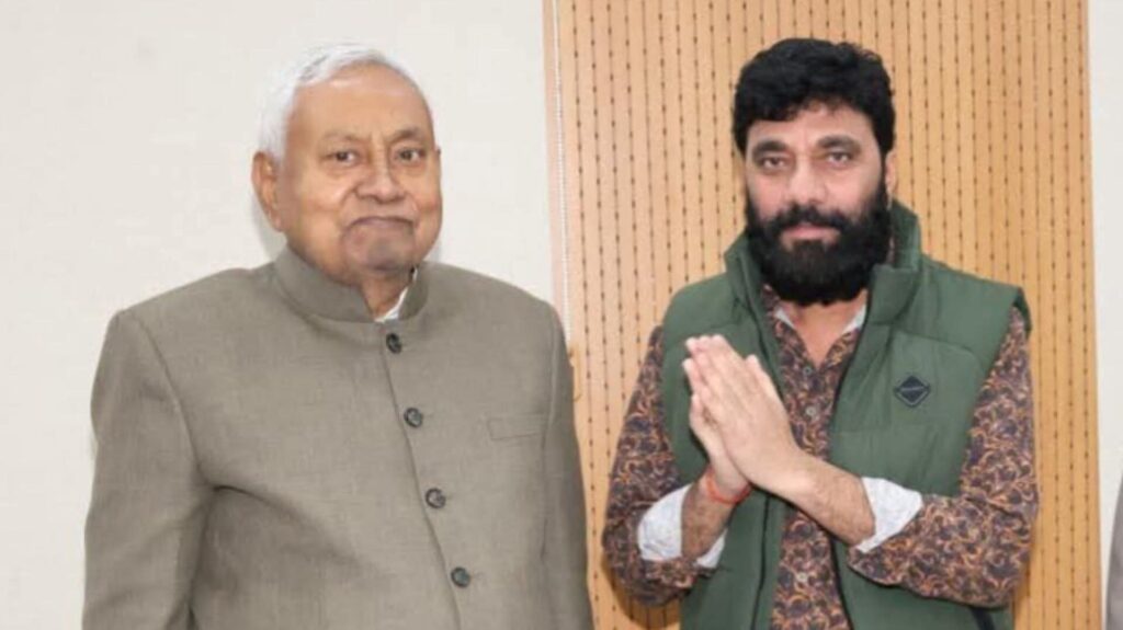 JDU विधायक पप्पू पांडेय और उनके भाई सतीश की गिरफ्तारी तय! पुलिस को कोर्ट से मिला वारंट, SP विनय तिवारी ने गठित की विशेष टीम 1 FB IMG 1775997320214