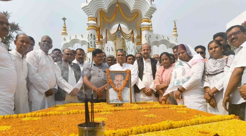 राजद नेता व पूर्व मुखिया अखिलेश राय और रामउदेश राय की पुण्यतिथि पर श्रद्धांजलि सभा आयोजित 1 IMG 20260413 WA0039