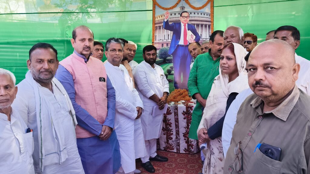 बाबा साहब की 135वीं जयंती पर समस्तीपुर राजद कार्यालय में श्रद्धांजलि सभा आयोजित 1 IMG 20260414 WA0116